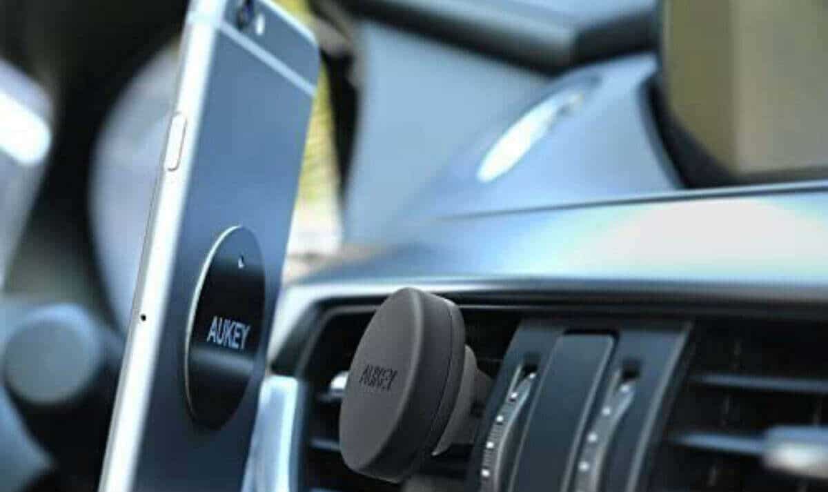 Best iPhone car holder mounts for iPhone X 11 12