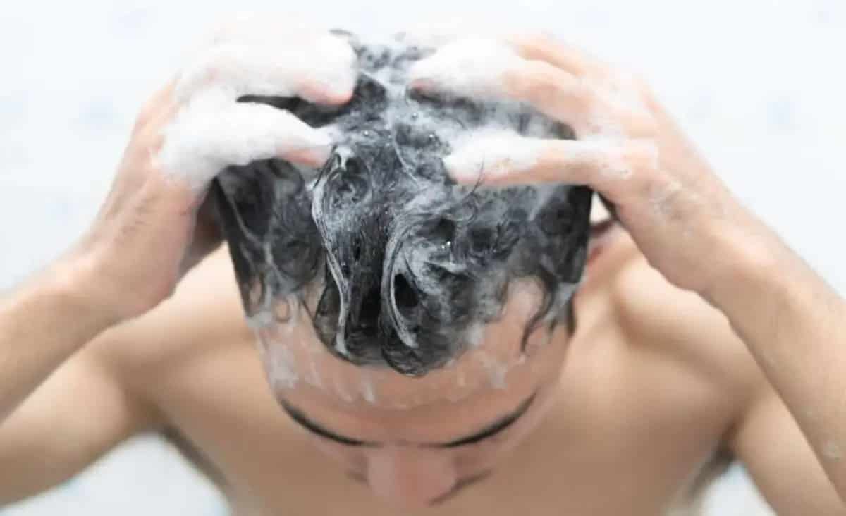 The best eczema shampoos, according to dermatologists