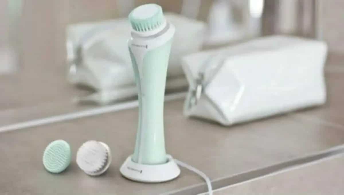 Best budget facial cleansing brush for acne prone oily and sensitive skin