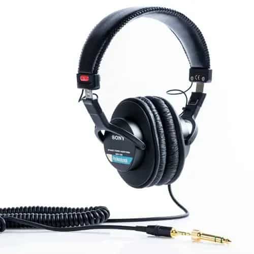 Headphones for listening to music on the PC