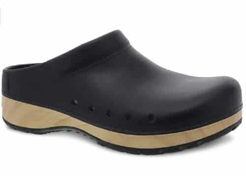 Best women’s clogs to wear with dresses, pants, or skirts - Dissection ...